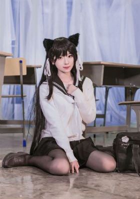 按摩室里的女大学生_日韩在线观看